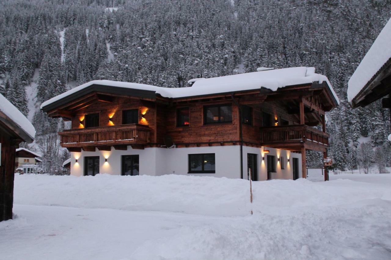 Villa Alpin Holzgau Exterior photo